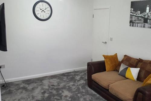 Exquisite And Modern 2 Bed Maisonette — Hayes