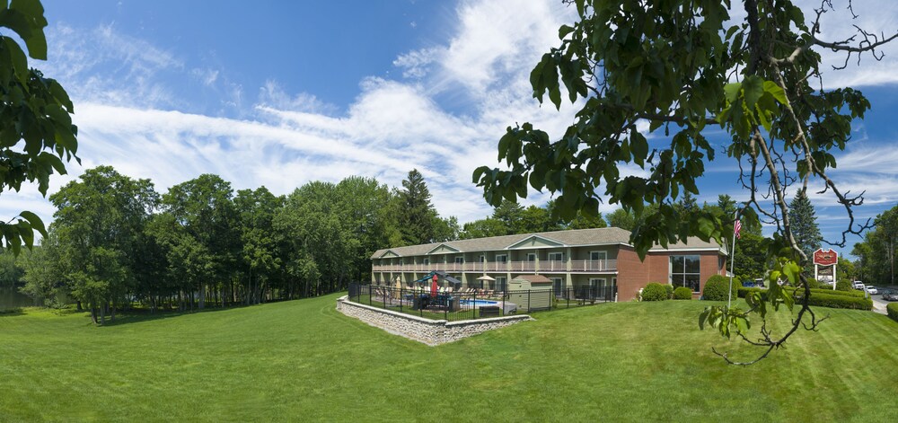 University Inn Academic Suites - photo 22