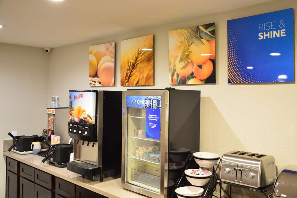 Comfort Inn & Suites Moreno Valley near March Air Reserve Base - photo 30