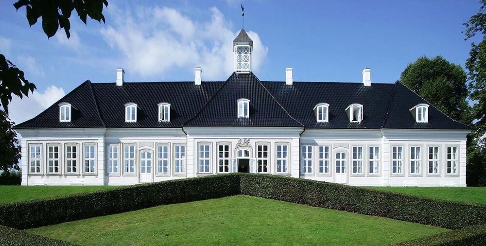 Sophienberg Slot — hotel in Horsholm