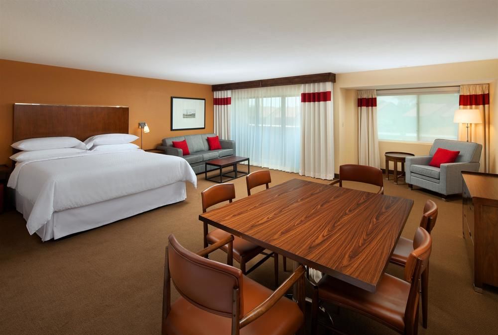 Four Points by Sheraton Phoenix South Mountain - photo 2