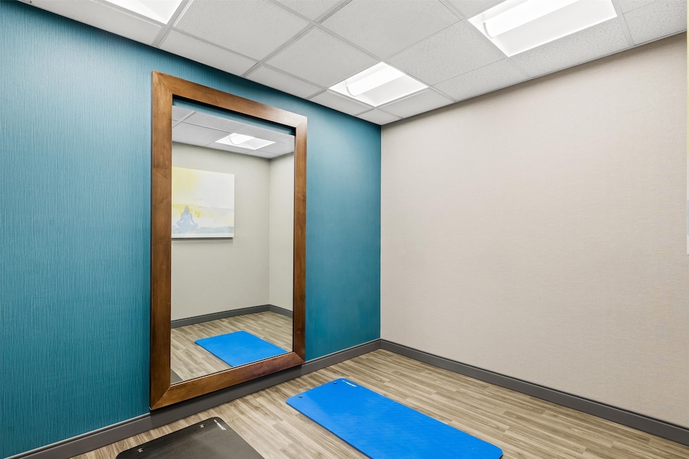 Hampton Inn & Suites Richmond Virginia Center - photo 30