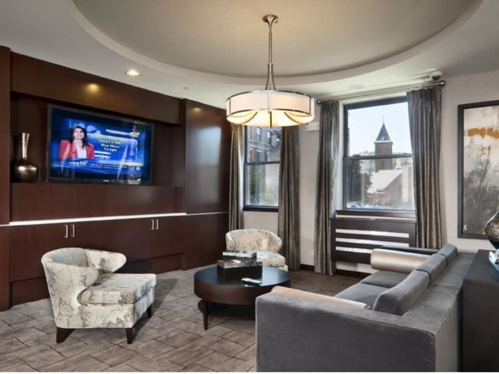 Global Luxury Suites At Chancery - photo 4