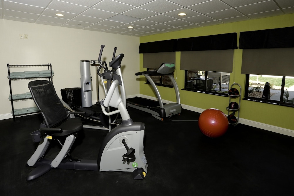 Holiday Inn Express Hotel & Suites Marion Northeast by IHG - photo 10