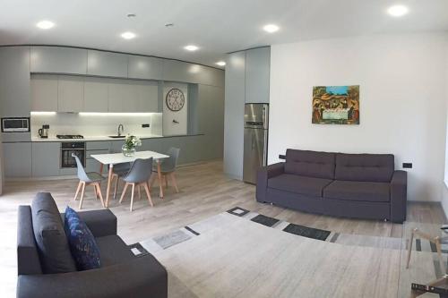 Saburtalo Palace Apartments 1b