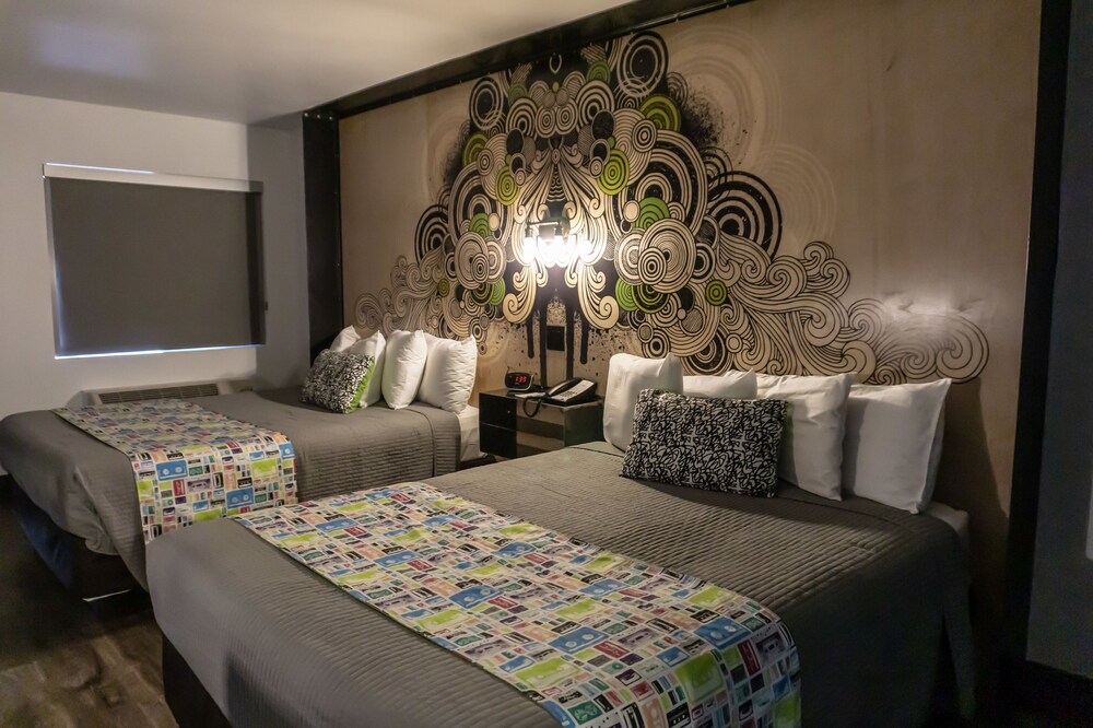 Downtown Phoenix Hotel - photo 11