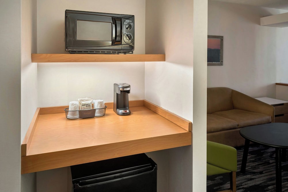Fairfield Inn & Suites by Marriott Woodbridge - photo 12
