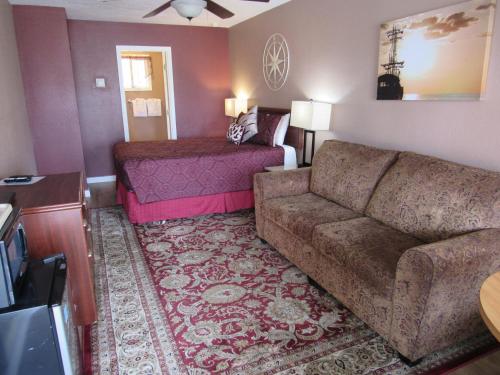 Captain Cook Inn - photo 20