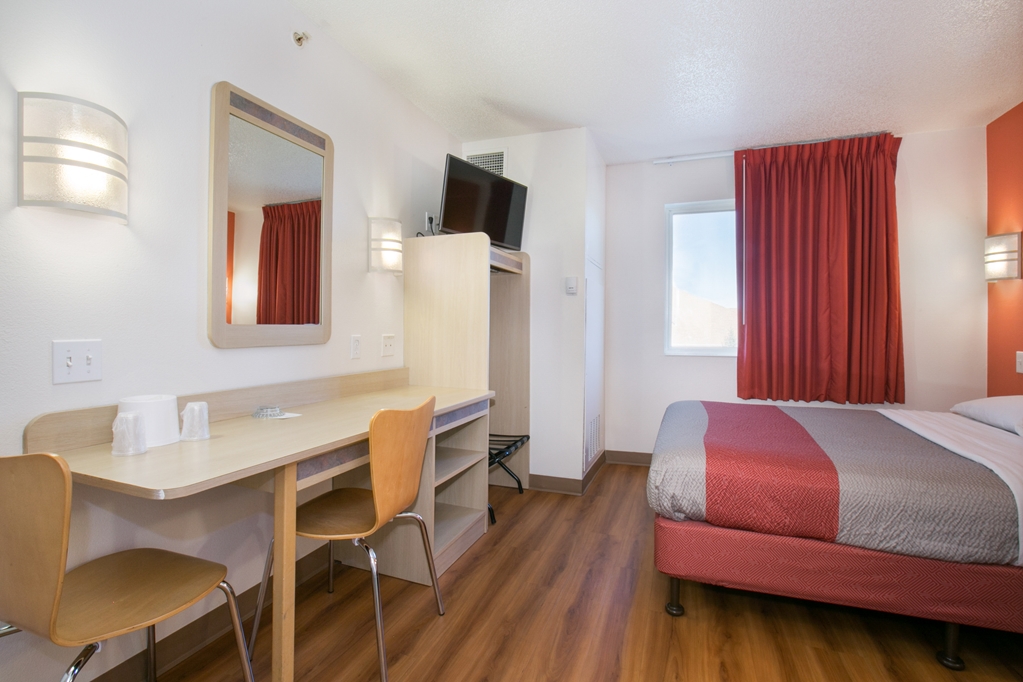 Motel 6 Brooklyn Center MN Minneapolis - photo 12