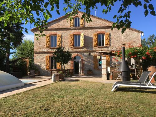 La Ferme Aux Portes de Montauban Avec Piscine