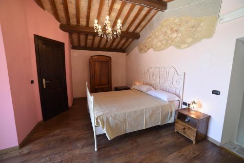 Agriturismo La Valle degli Ulivi — 4-Star Luxury Hotel in Vacri, Italy