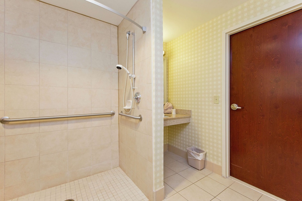 Hilton Garden Inn Winchester - photo 31