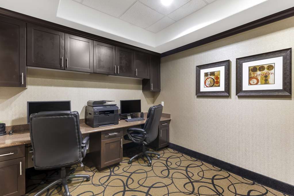 Best Western Plus Classic Inn & Suites - photo 32