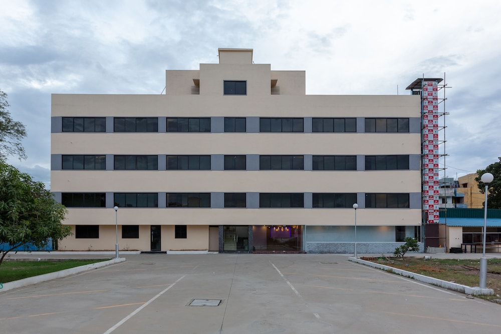 Oyo 23518 Moon Bay in Sriperumbudur, India