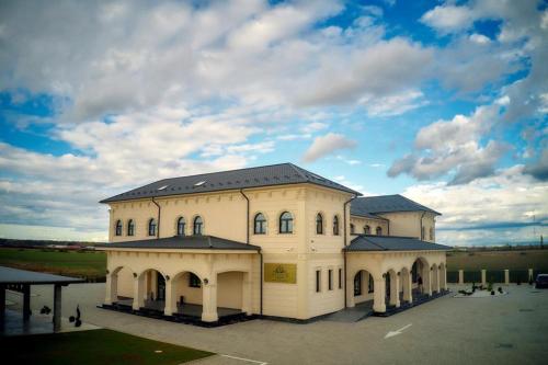 Hotel Imperium — 4-Star Luxury Hotel in Botiz, Romania