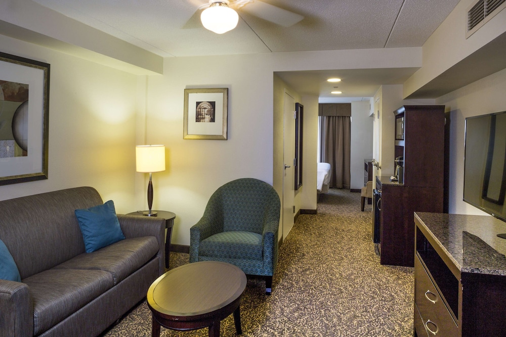 Hilton Garden Inn Hampton Coliseum Central - photo 15