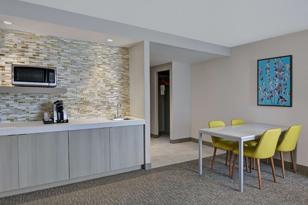 Hilton Garden Inn Jacksonville JTB Deerwood Park - photo 28