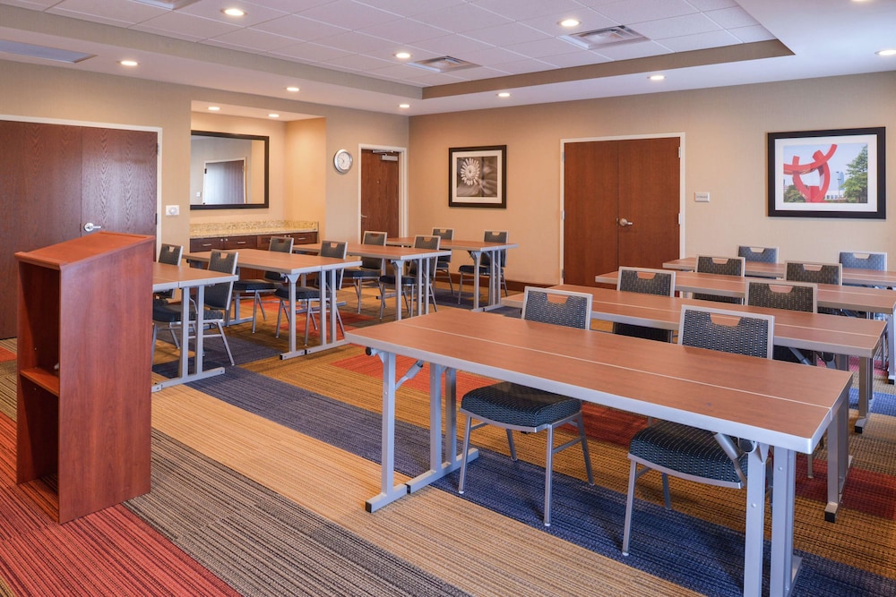 Hampton Inn & Suites by Hilton Lonoke - photo 41