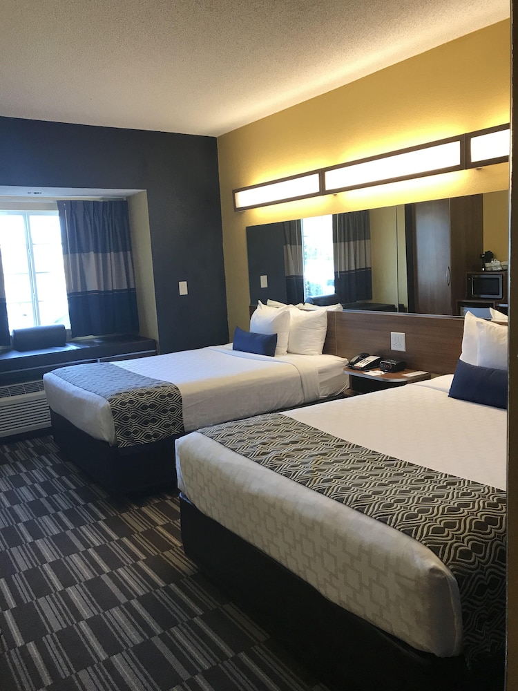 Microtel Inn & Suites by Wyndham Columbus Near Fort Benning - photo 10