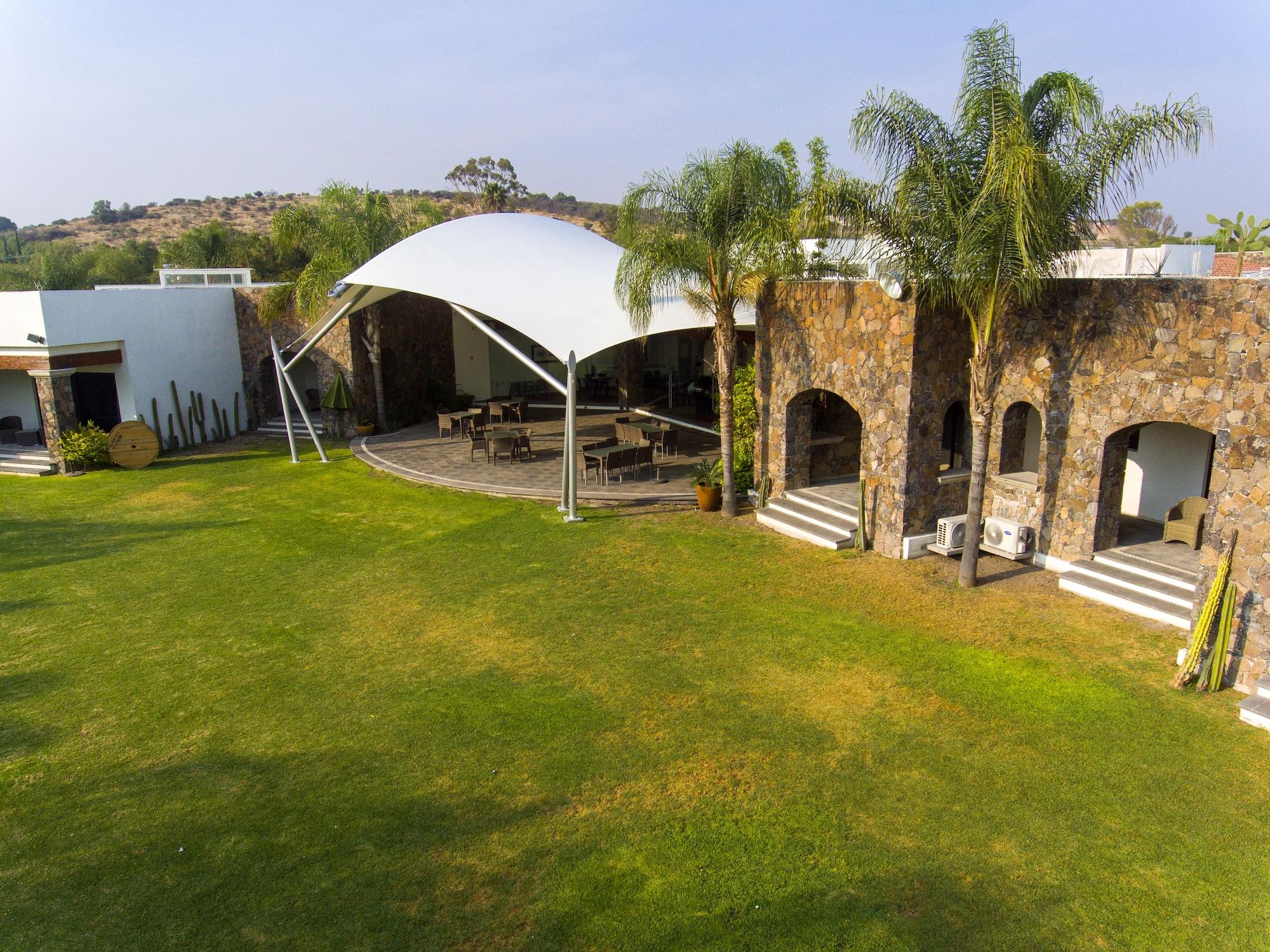 Hotel Villa Mexicana Golf Resort — hotel in El Pueblito