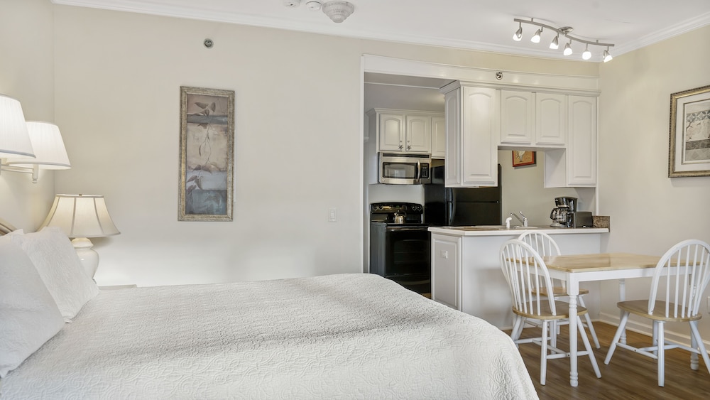 Windward Shores Ocean Resort - photo 18