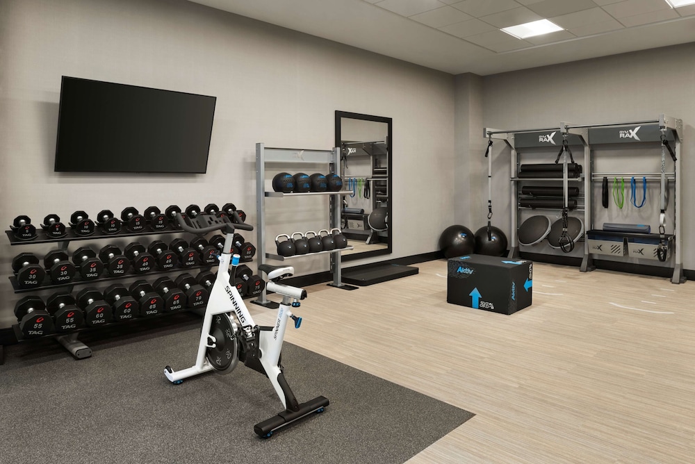 Hilton Garden Inn Milwaukee Brookfield Conference Center WI - photo 20