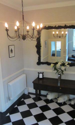 Oakthwaite Lodge — 4-Star Luxury Hotel in Windermere, United Kingdom