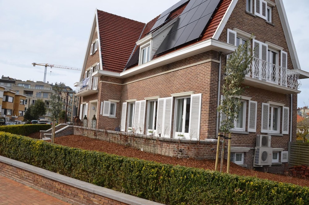 Amylia — 4-Star Luxury Hotel in De Haan, Belgium