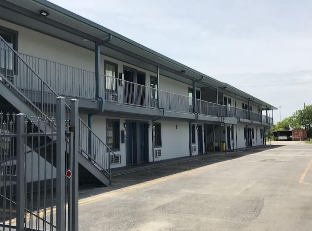 Jacks motel - photo 7