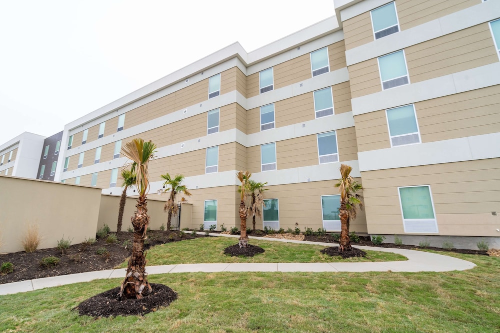 Home2 Suites by Hilton San Antonio at the Rim - photo 44