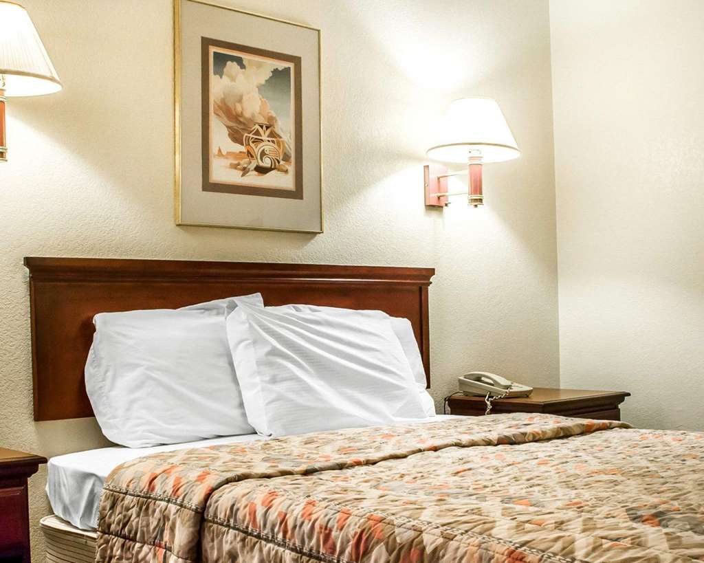 Rodeway Inn Winslow I 40 - photo 10