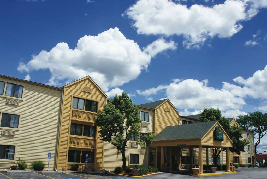 La Quinta Inn by Wyndham Kansas City North - featured photo