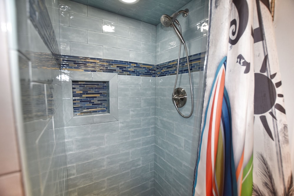 1410 Waters Edge Resort 1 Bedroom Condo by RedAwning - photo 18