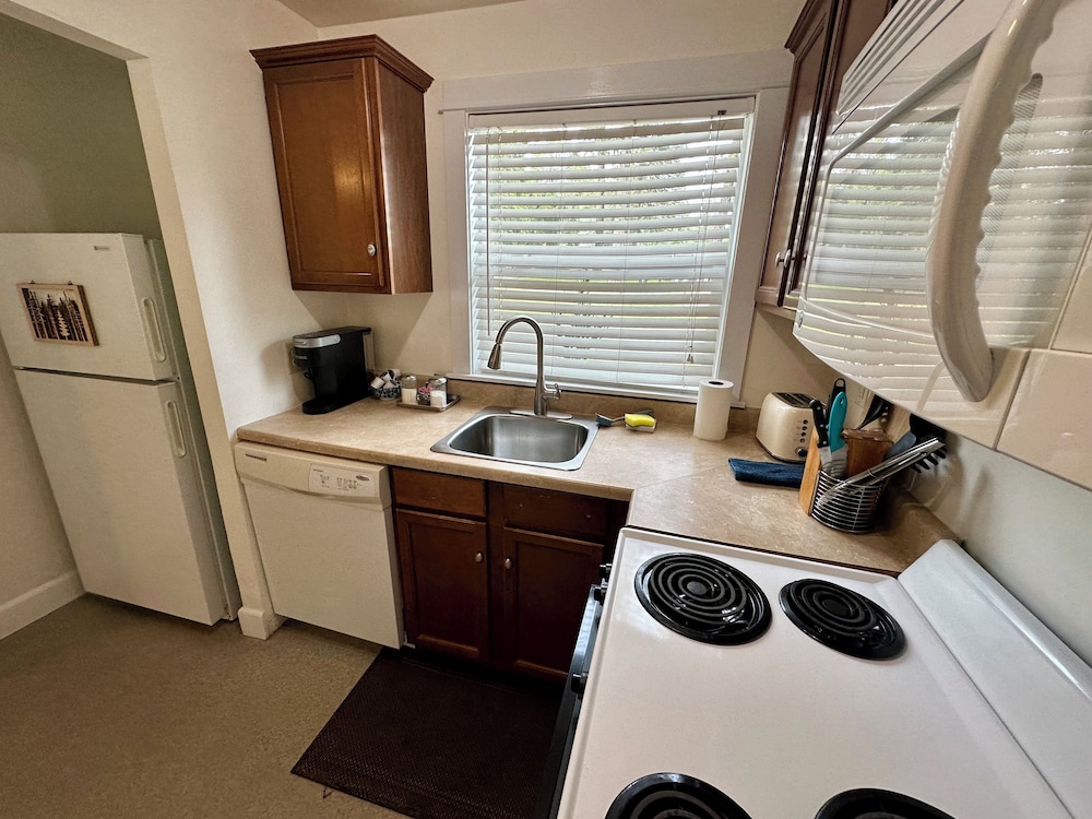 The Pines Inn and Cottages - photo 21