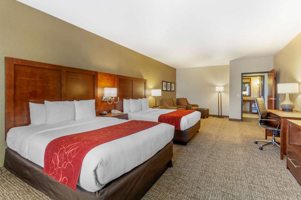 Comfort Suites Glendale State Farm Stadium Area - photo 12