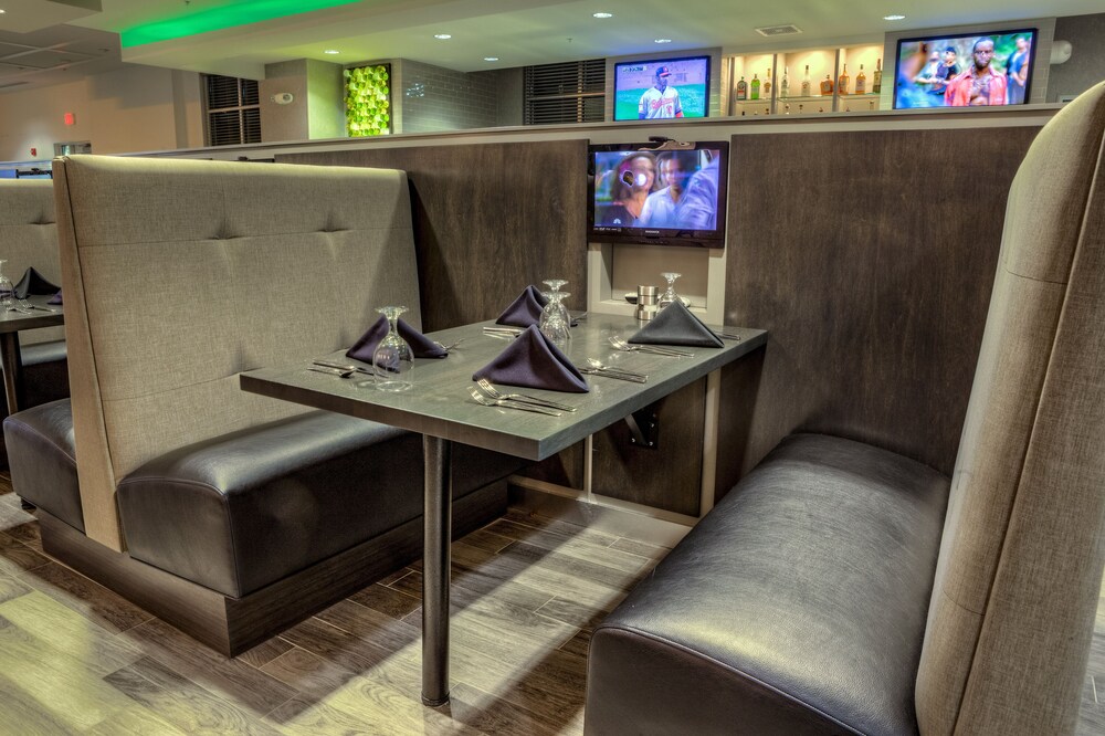 Holiday Inn Express Richmond by IHG - photo 16