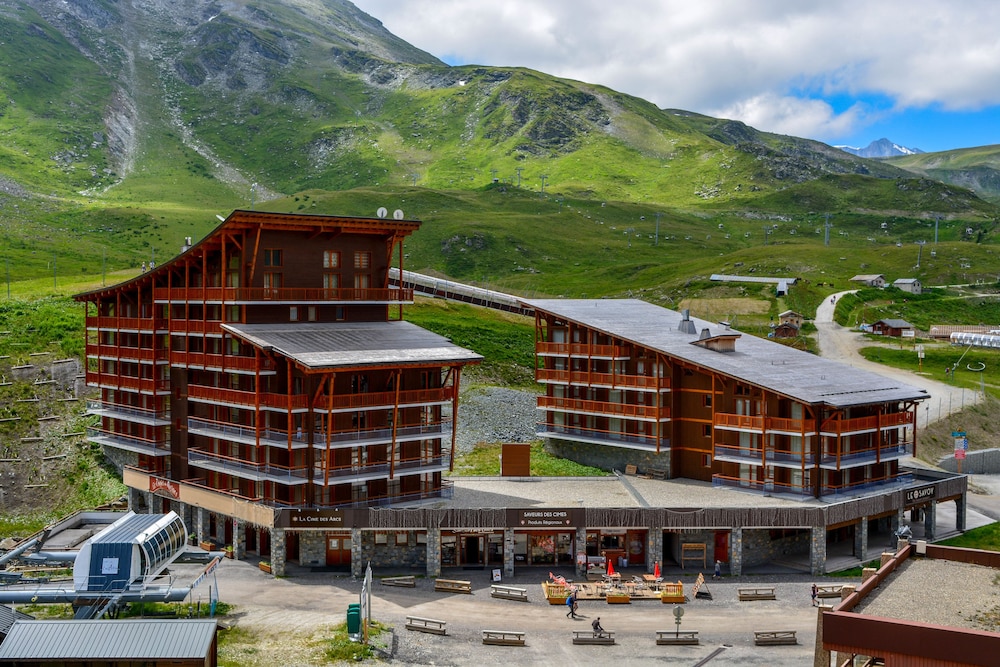 Chalet des Neiges Cime des Arcs — 4-Star Luxury Hotel in Bourg-Saint-Maurice, France