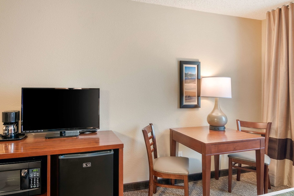 Comfort Inn Medford North - photo 24