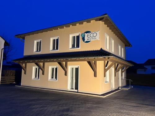 Eco Motel pet-friendly hotel Wallersdorf