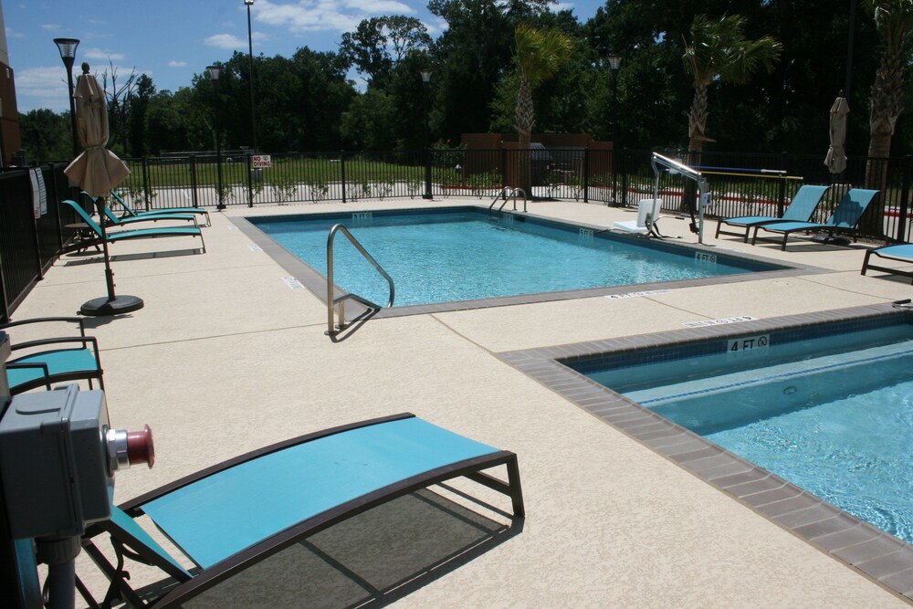 Candlewood Suites College Station At University by IHG - photo 35