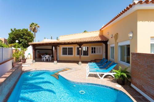 Casa Ajabo with heateable pool — 4-Star Luxury Hotel in Adeje, Spain