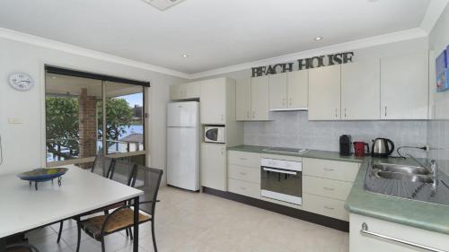 Waterview Retreat Blackwal — Blackwall — photo 4