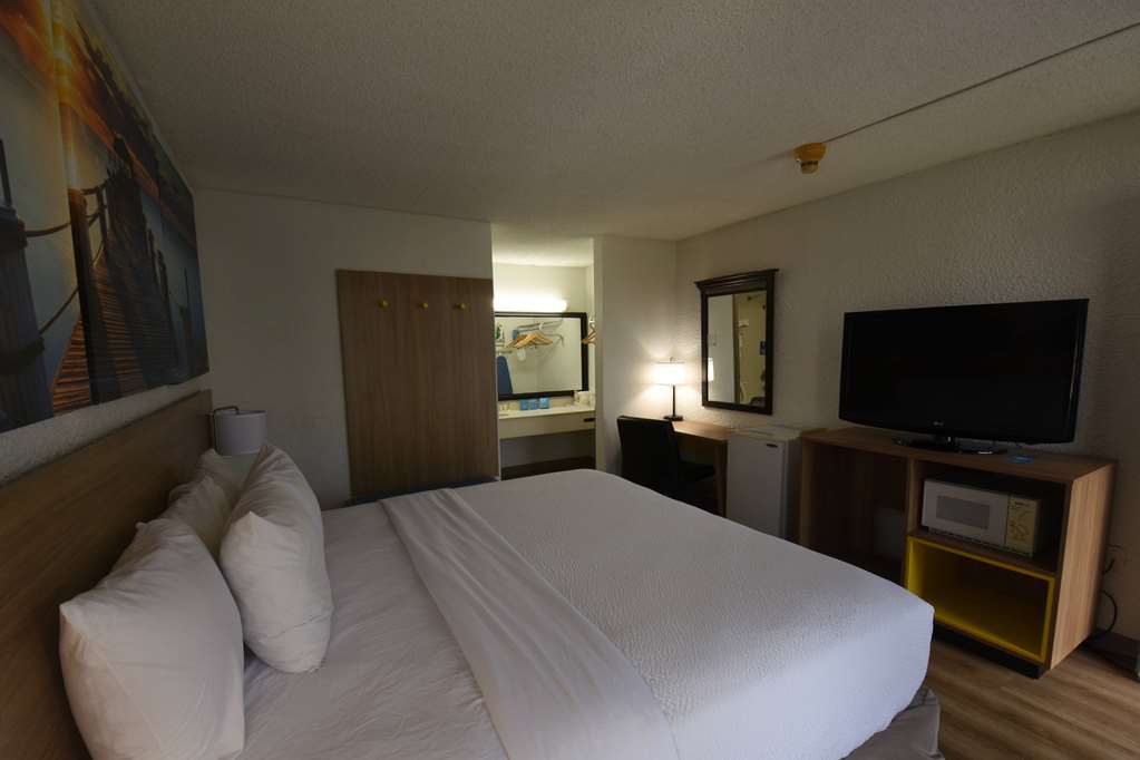 Days Inn by Wyndham Stuart - photo 17