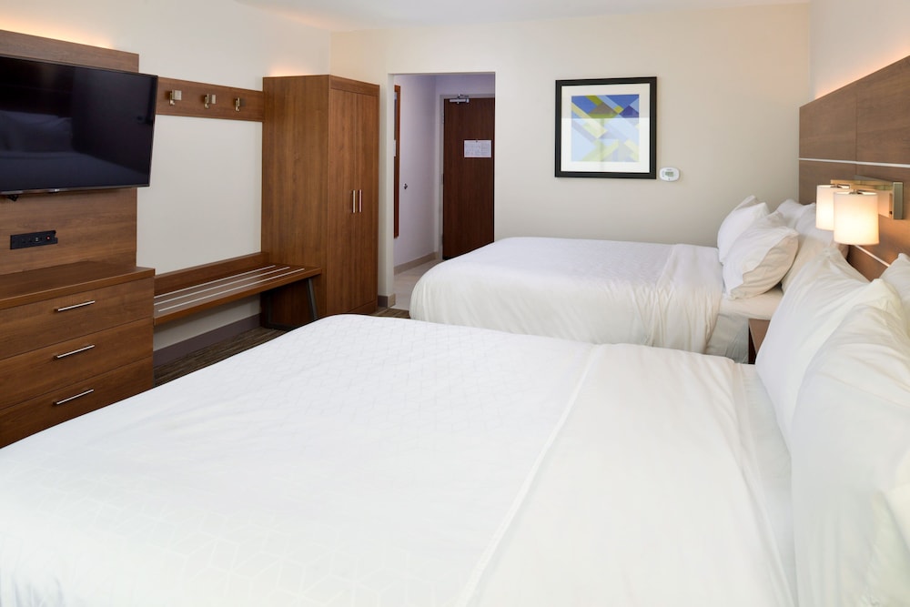 Holiday Inn Express & Suites Ottumwa by IHG - photo 16