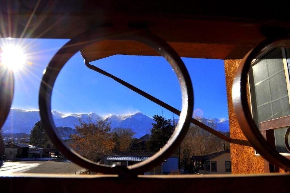 Mount Whitney Motel - photo 9