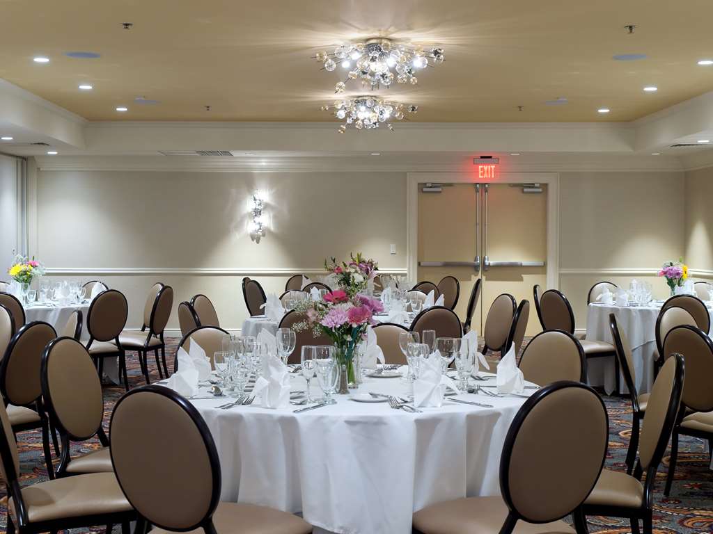 Washington Plaza Hotel - photo 41
