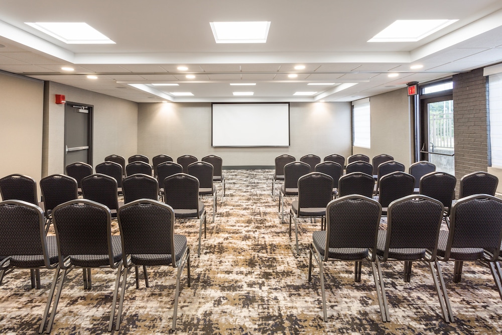 Candlewood Suites Roanoke Airport by IHG - photo 47
