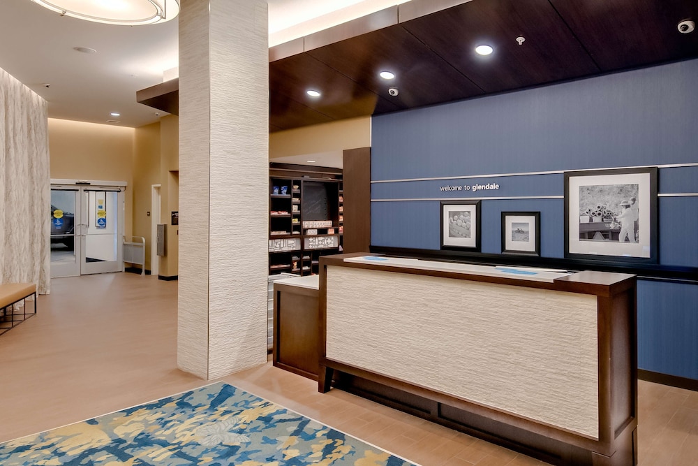 Hampton Inn & Suites Los Angeles Glendale - photo 10