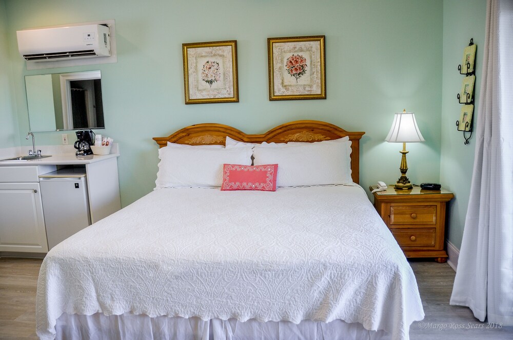 The Sunset Inn - photo 16