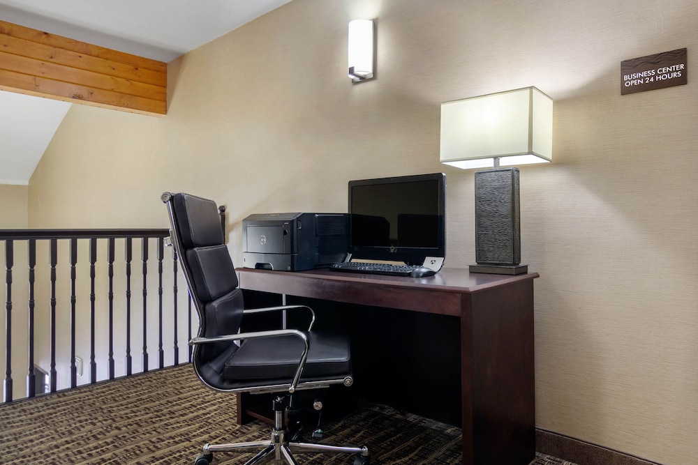 Comfort Inn & Suites Greeley - photo 45